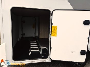 A 3Sun Living S70SP Camper Semintegrale4Posti 6,99mt Camper Per Famiglie Noleggio Economico Garage