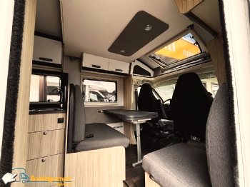 B 5Sun Living S70SP Camper Semintegrale4Posti 6,99mt Camper Per Famiglie Noleggio Economico Interno