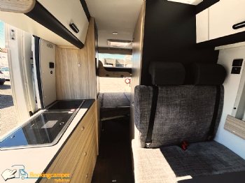 D 9Sun Living V60SPFamily Van ANoleggio 4Posti Veicolo ANoleggio Piccolo Van Per Famiglie Interno