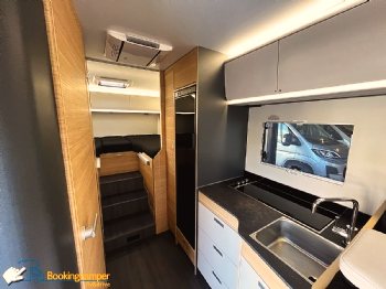 E 11Adria Coral XLPlus660SL Mansardato Con Letti Gemelli Per5Persone Noleggio Zona Cucina(1)