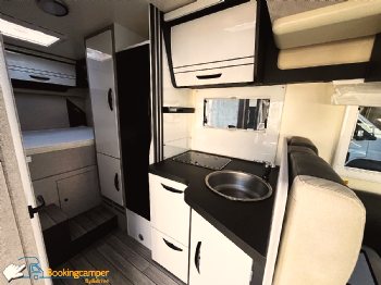 E 17Usato Come Nuovo Usato2025 Usato Semintegrale Letto Posteriore Garage Grande Semidinette Zona Cucina