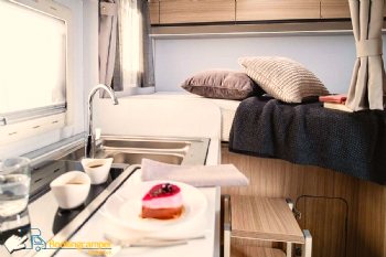 E 6Adria Compact Plus SP Semintegrale ANoleggio Noleggio Camper Lombardia Rental Motorhome Alquiler