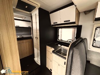 E 8Sun Living S70SP Camper Semintegrale4Posti 6,99mt Camper Per Famiglie Noleggio Economico Interno