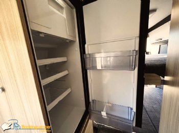 F 12Sun Living V60SPFamily Van ANoleggio 4Posti Veicolo ANoleggio Piccolo Van Per Famiglie Frigorifero