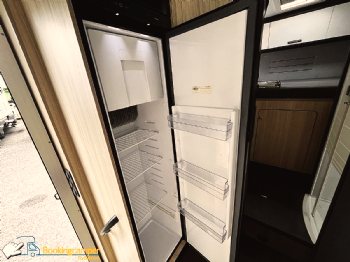 G 11Sun Living S70SP Camper Semintegrale4Posti 6,99mt Camper Per Famiglie Noleggio Economico Frigorifero