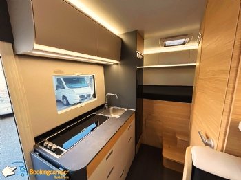G 12Adria Coral XL600DP Camper ANoleggio Lombardia Noleggio Bergamo Mansardato6Posti New2025 Cucina