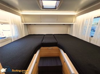 H 15Adria Coral XLPlus660SL Mansardato Con Letti Gemelli Per5Persone Noleggio Letti Gemelli Posteriori(1)
