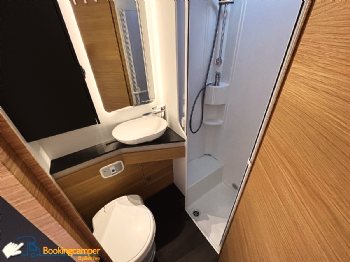 L 17Adria Coral XLPlus660SL Mansardato Con Letti Gemelli Per5Persone Noleggio Bagno Con Doccia