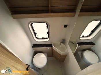 L 17Sun Living V60SPTent Top Tetto ASoffietto Letto Matrimoniale In Coda Veicolo ANoleggio Van4Persone Bagno